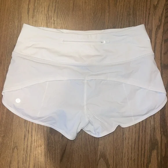 White Lululemon high waisted speed up shorts size 8 - Picture 2 of 6